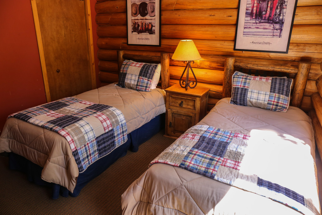 Hardie House Twin Bedroom | Lodging in Dubois Wyoming | CM Ranch